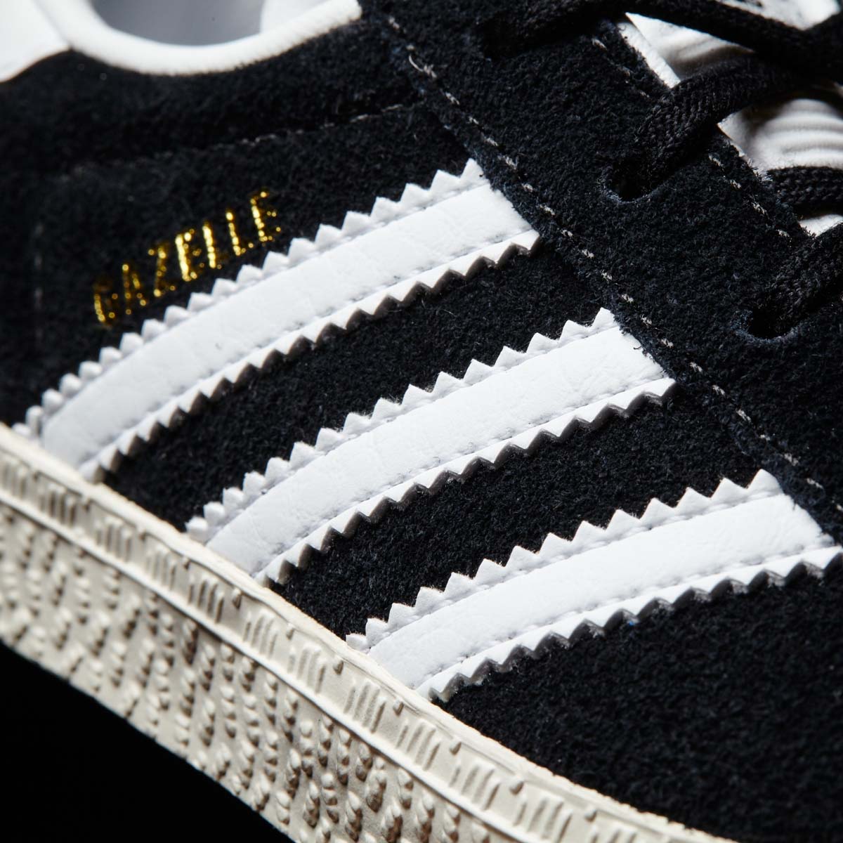 BB2513_8.jpg
